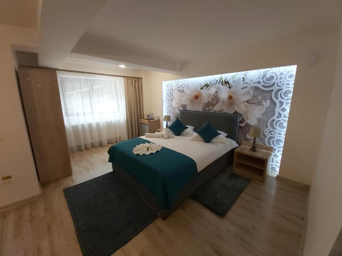 Casa Malvina Hotel Buşteni Exterior foto